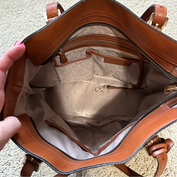 Michael Kors Brown Acorn Bedford Medium Logo Tote - Picture 6 of 10